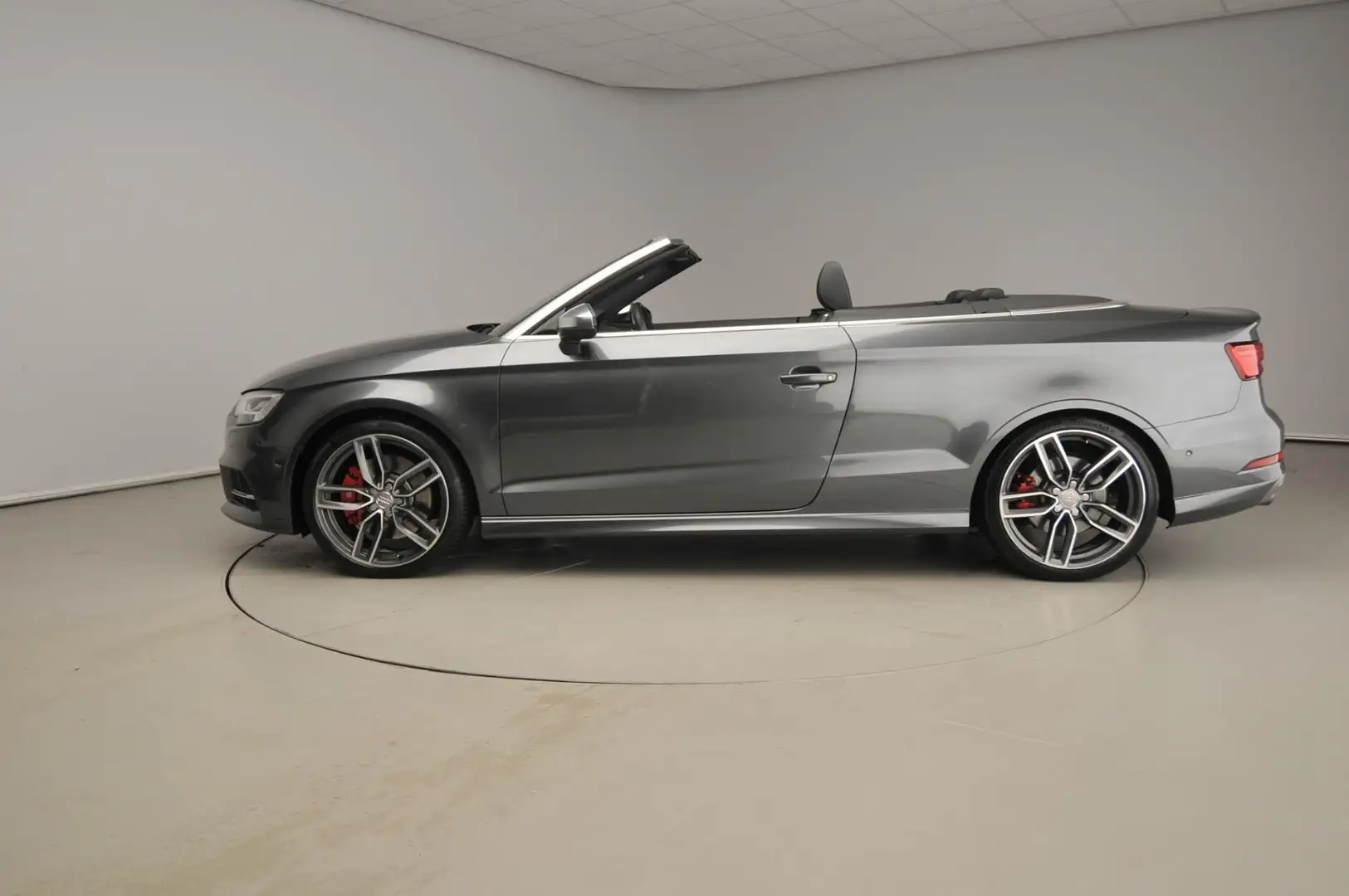 Audi S3 Cabriolet 2.0 TFSI S3 quattro Pro Line Plus 310 PK Grijs - 2