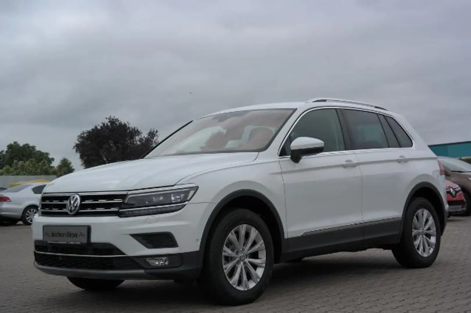 Volkswagen Tiguan 2.0 TDI Highli.4Mo TOP TOP 8 Fach Berei.Eu 6d-TEMP Blanc - 1