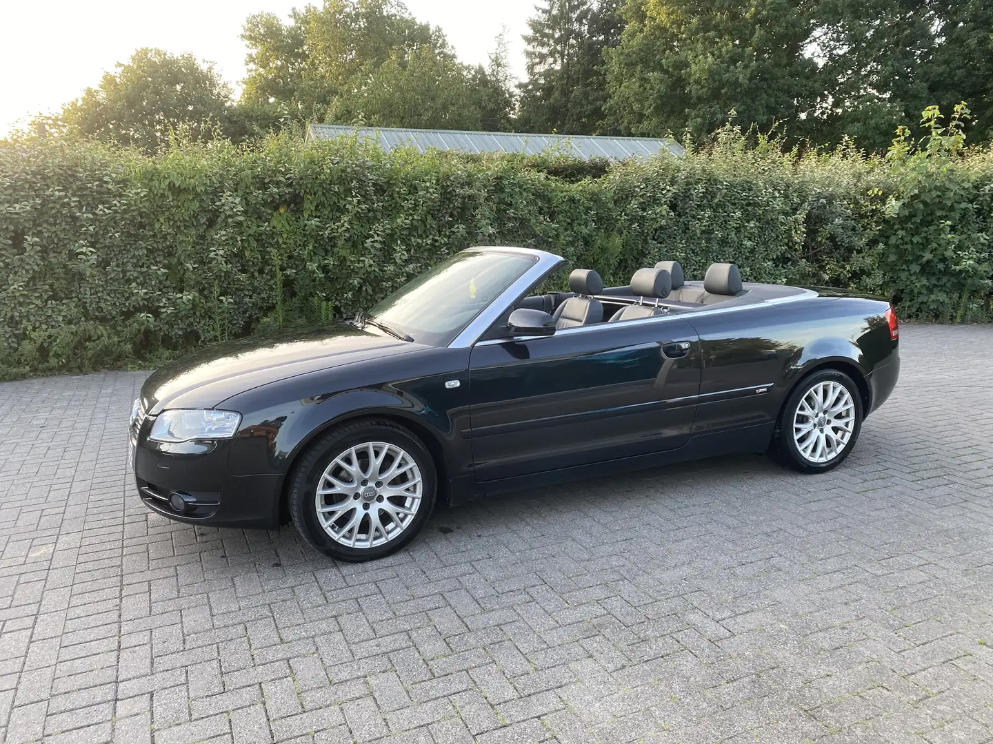 Audi A4 Cabriolet 2.0 TDI DPF Blauw - 2