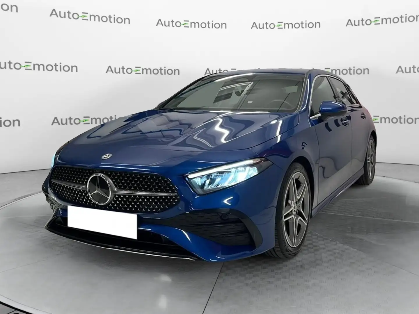 Mercedes-Benz A 180 A 180 AMG Line Advanced Plus Blau - 1