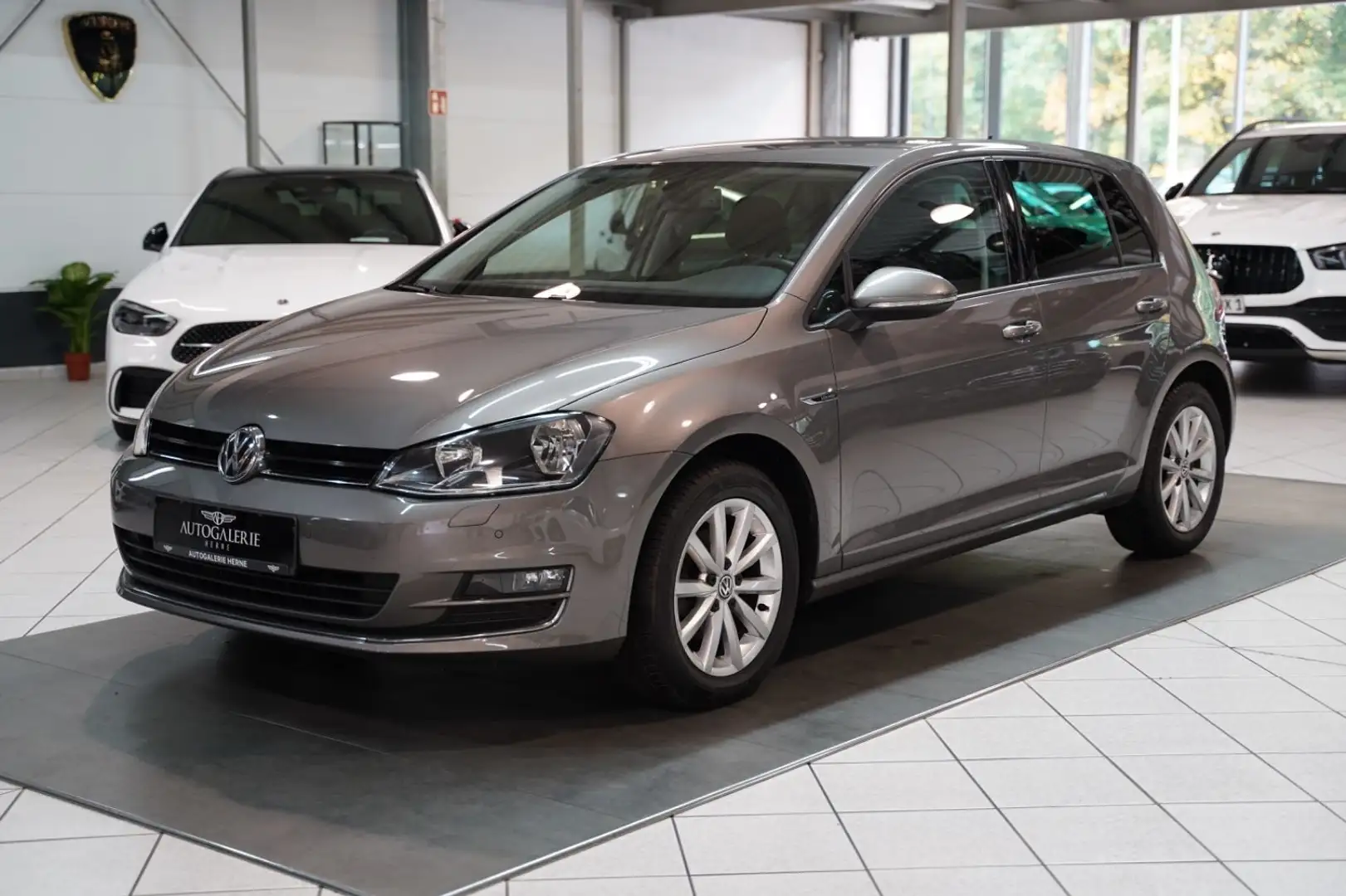 Volkswagen Golf VII 1.2 TSI Lounge BMT*NAVI*KLIMA*PDC*SITZH Gris - 1