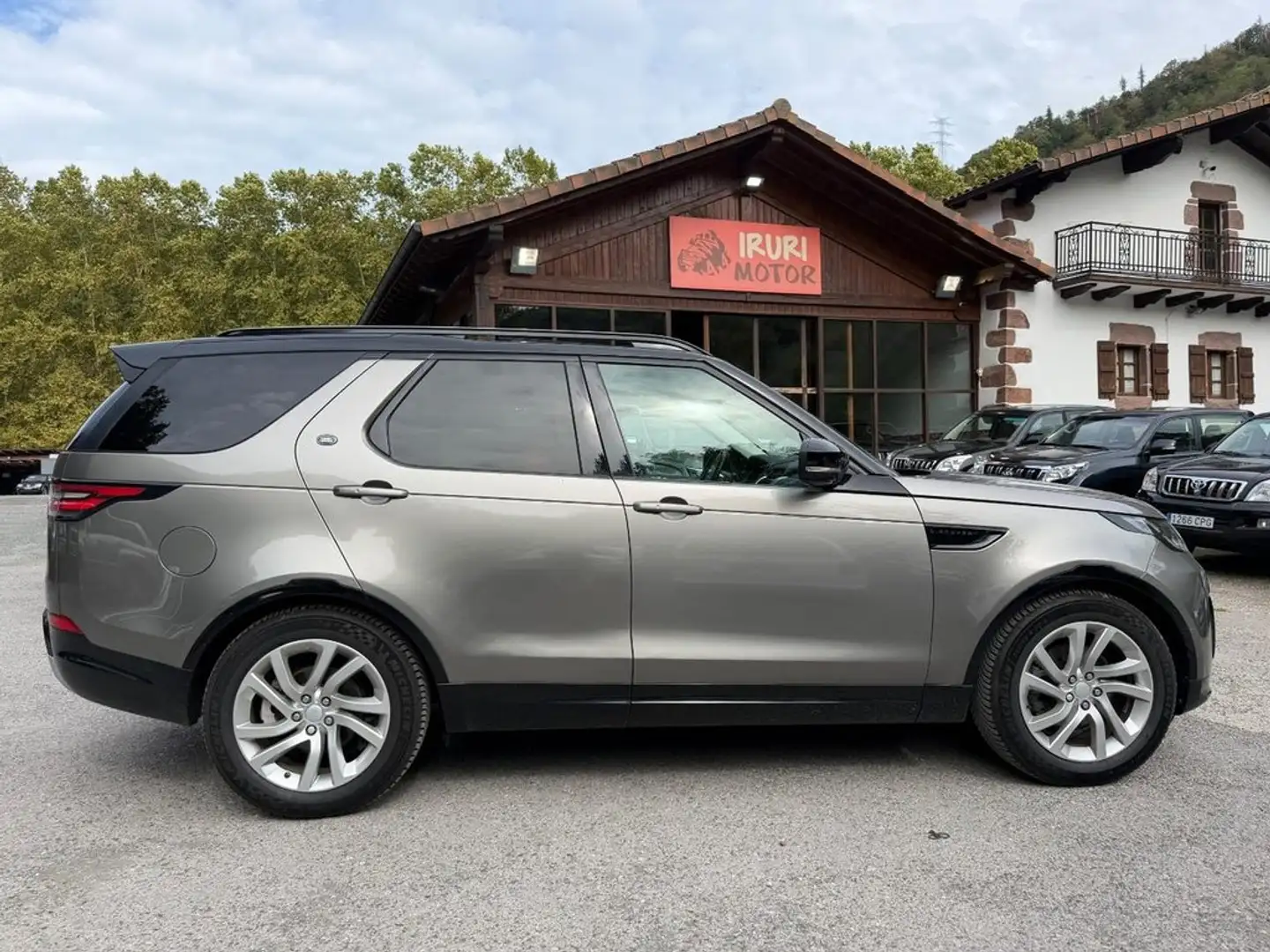Land Rover Range Rover Discovery 3.0 TD6 190kW 258CV HSE Luxury Auto Beige - 1