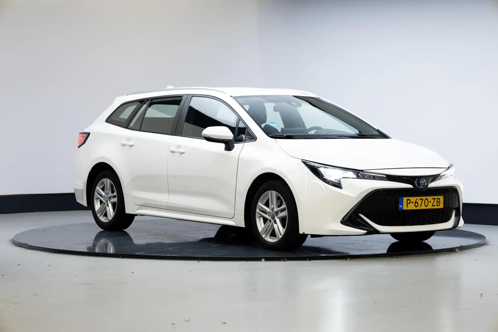 Toyota Corolla Touring Sports 1.8 Hybrid Active Bianco - 1