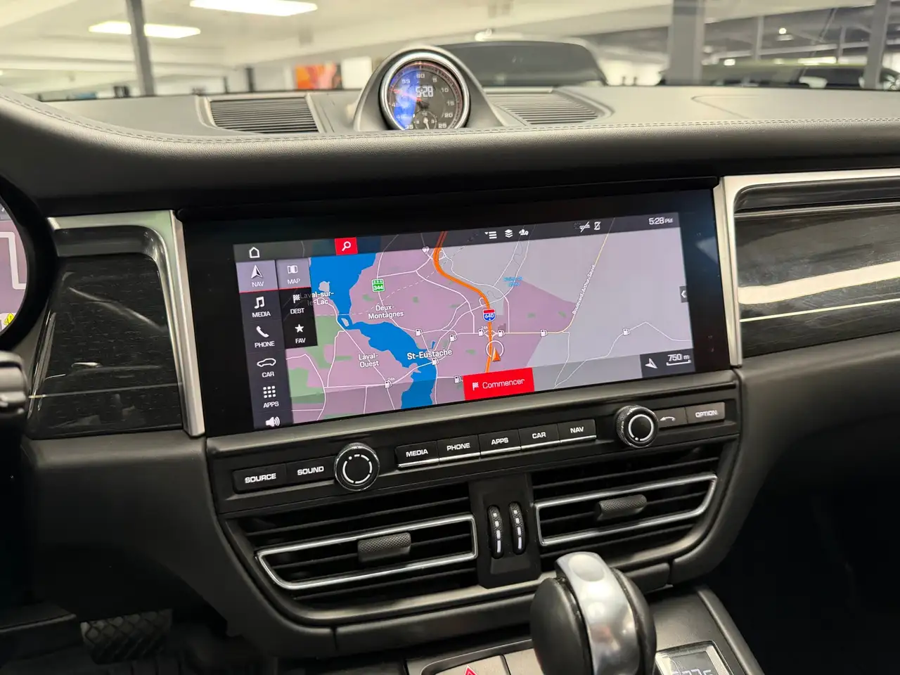 Porsche Macan снимка Porsche Macan