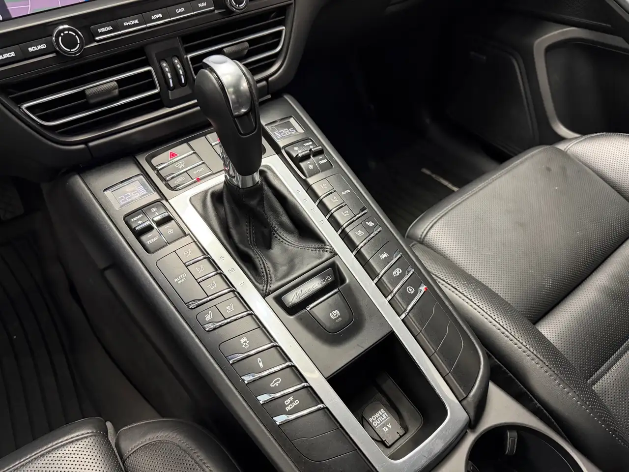 Porsche Macan снимка Porsche Macan