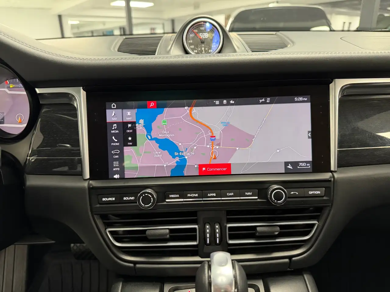Porsche Macan снимка Porsche Macan