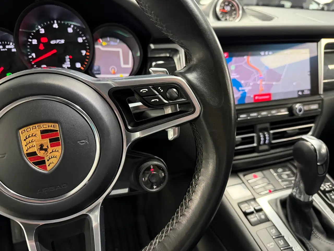Porsche Macan снимка Porsche Macan
