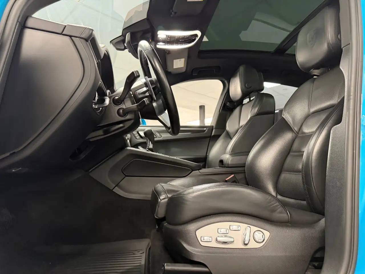 Porsche Macan снимка Porsche Macan