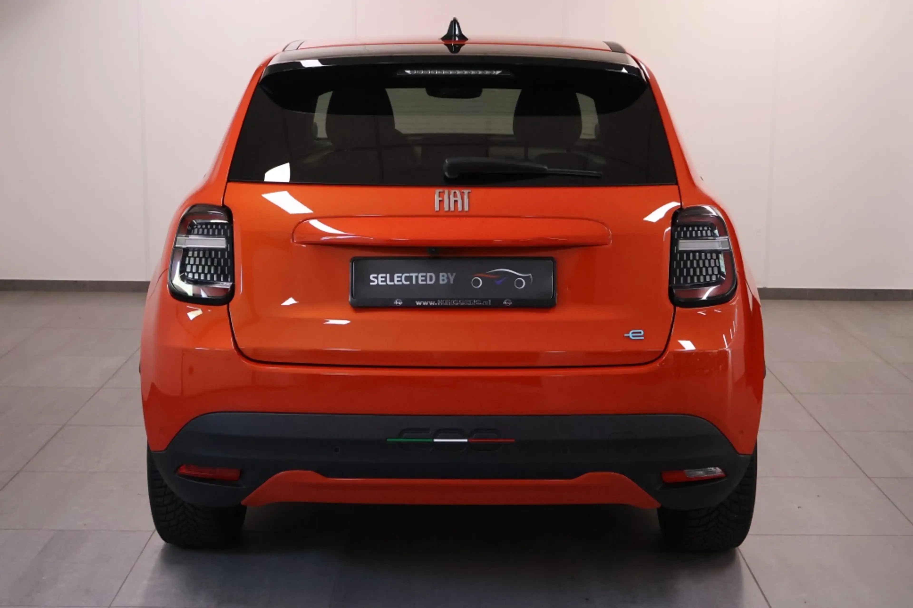 Fiat 600e La Prima 54 kWh — photo 4