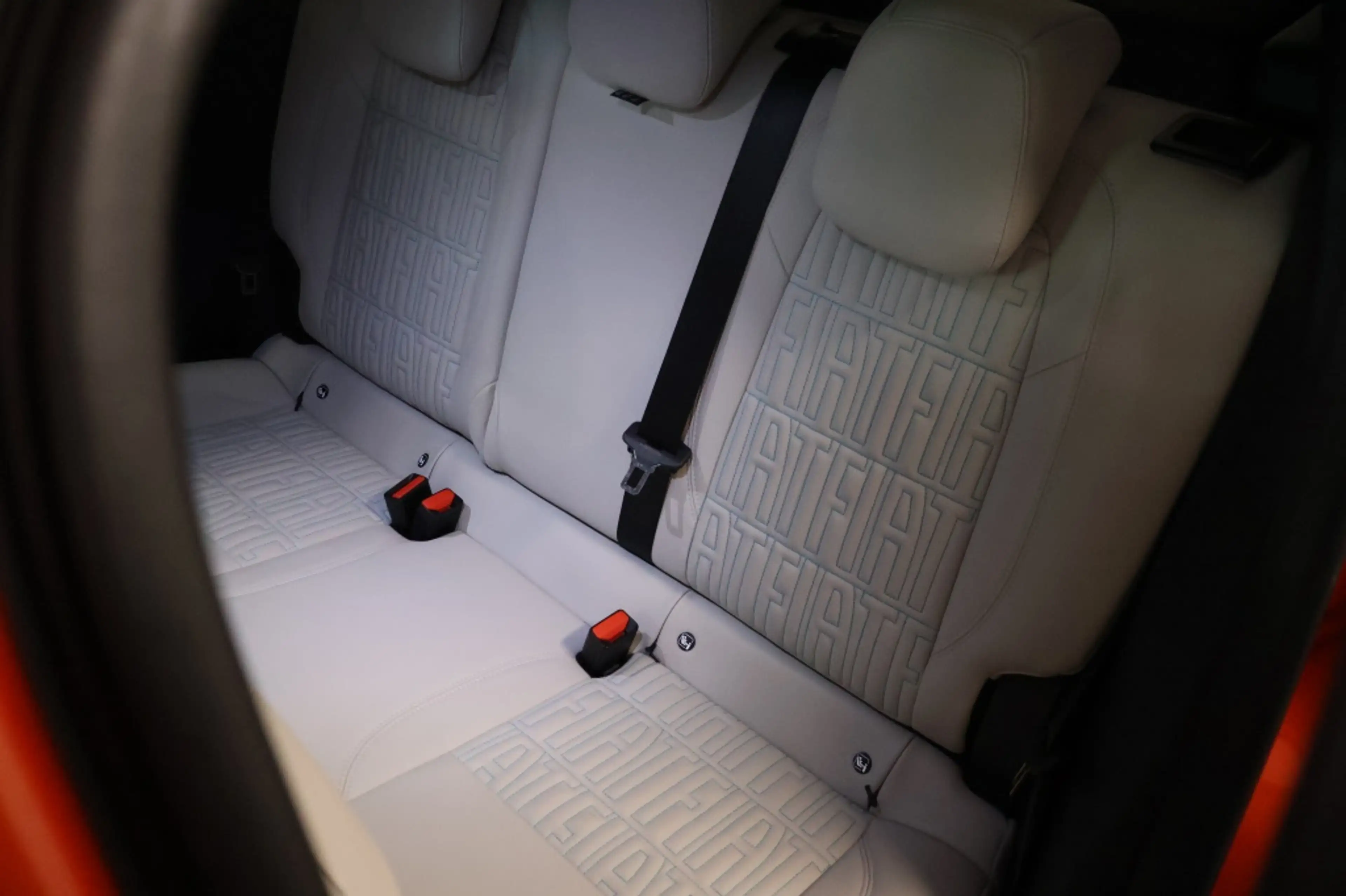 Fiat 600e La Prima 54 kWh — photo 10