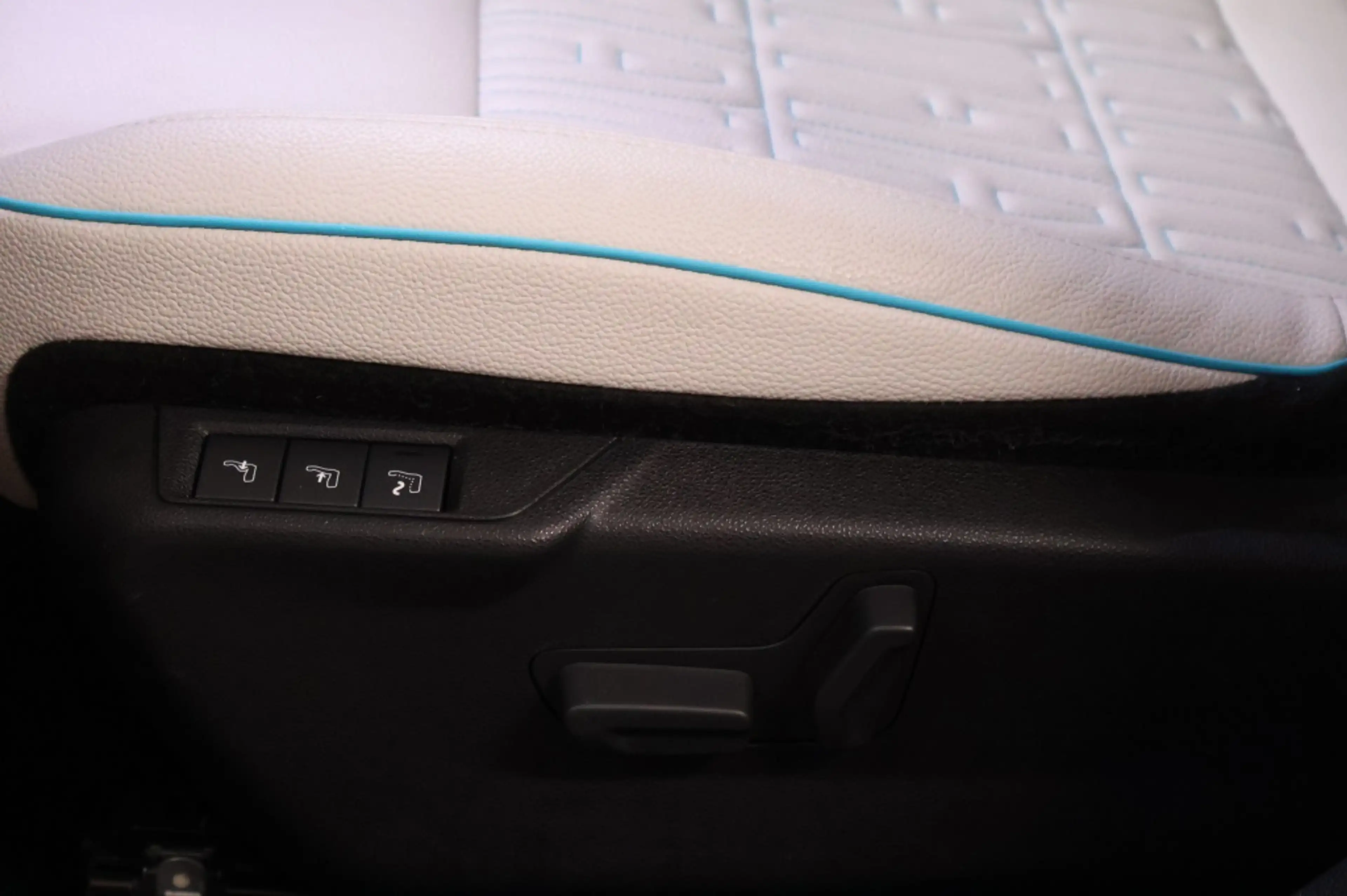 Fiat 600e La Prima 54 kWh — photo 15