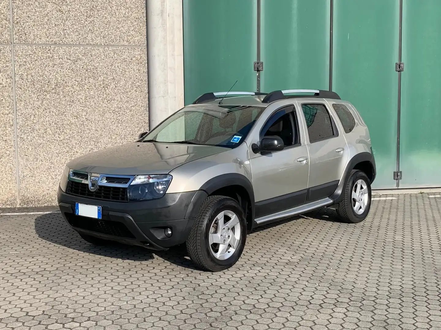 Dacia Duster 4x4 - 1.6 Benzina 105cv - Oro - 2