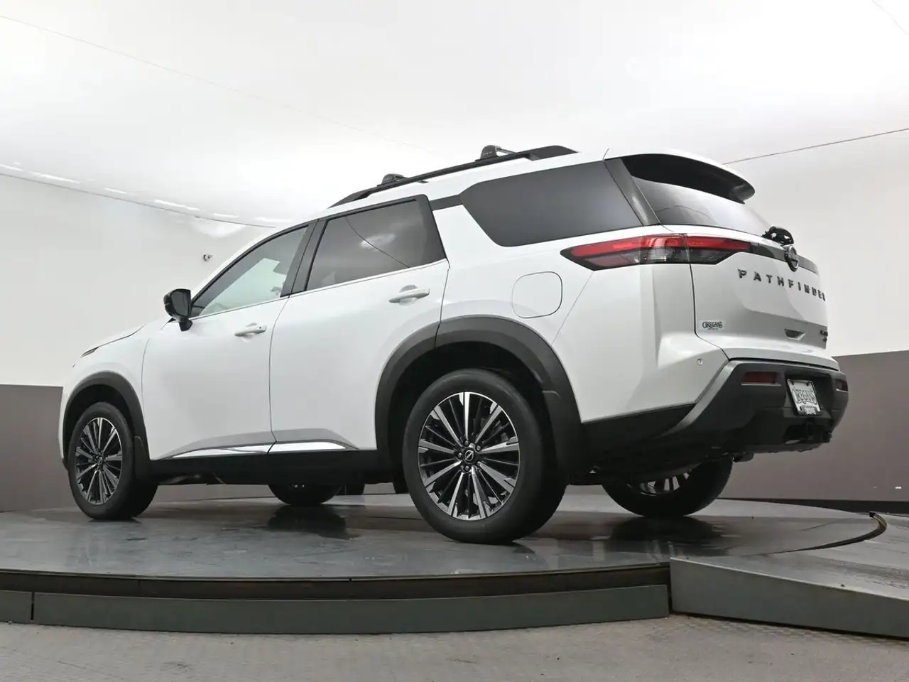 Nissan Pathfinder снимка Nissan Pathfinder