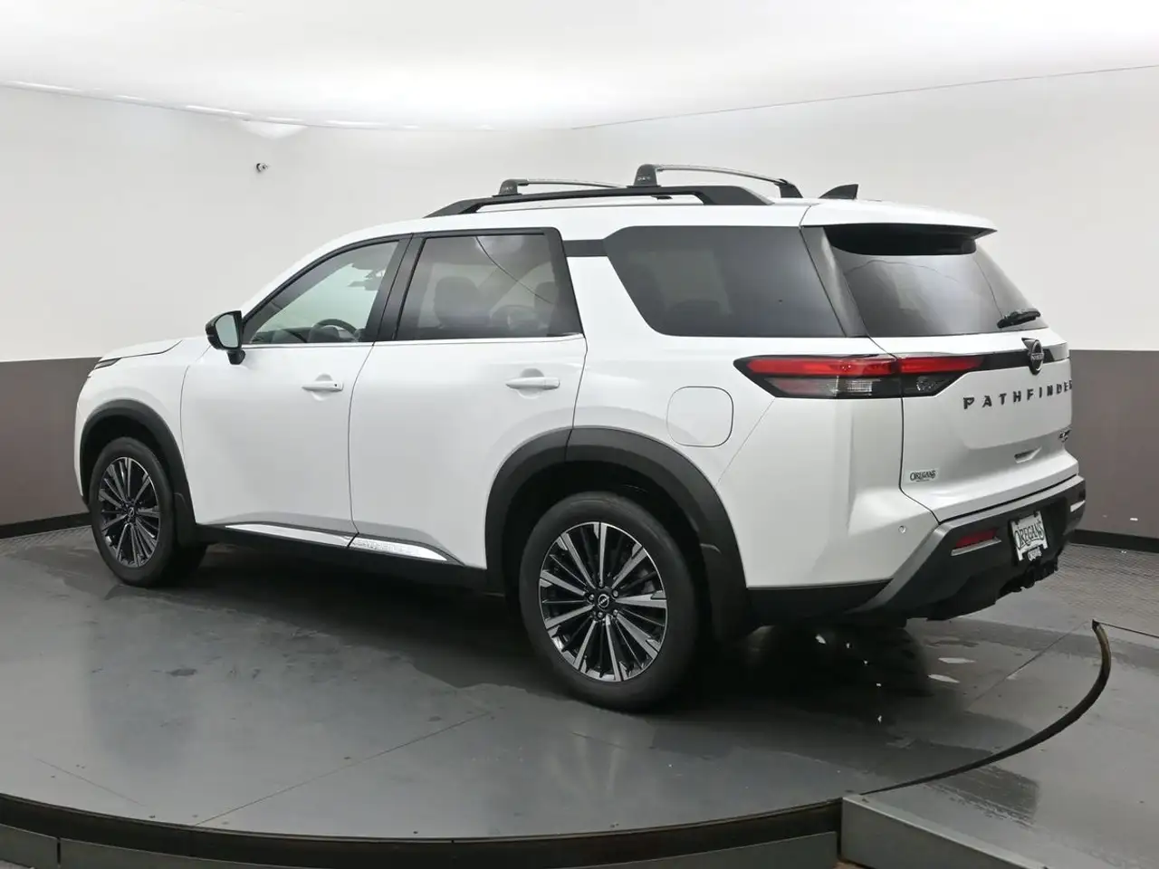 Nissan Pathfinder снимка Nissan Pathfinder