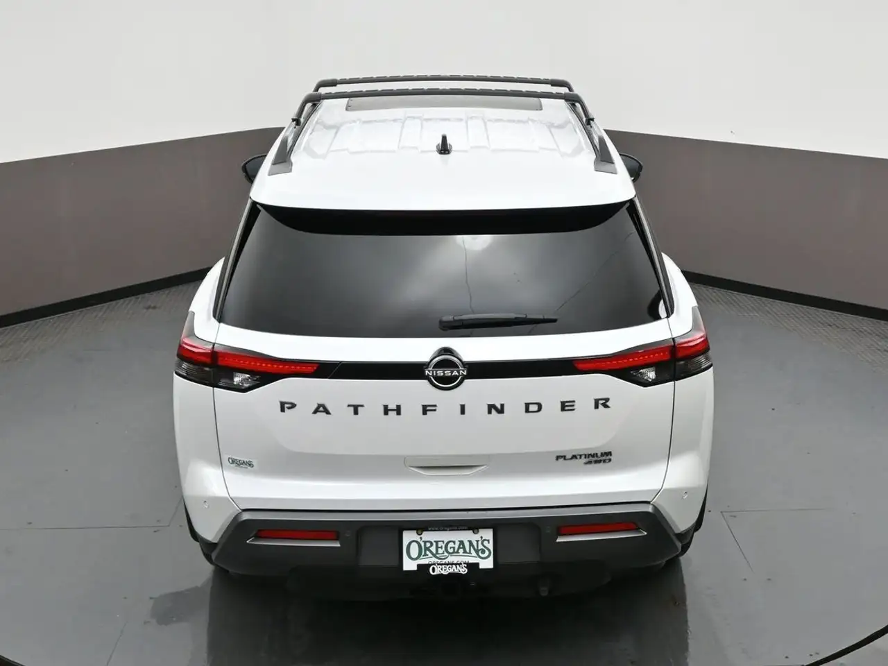 Nissan Pathfinder снимка Nissan Pathfinder