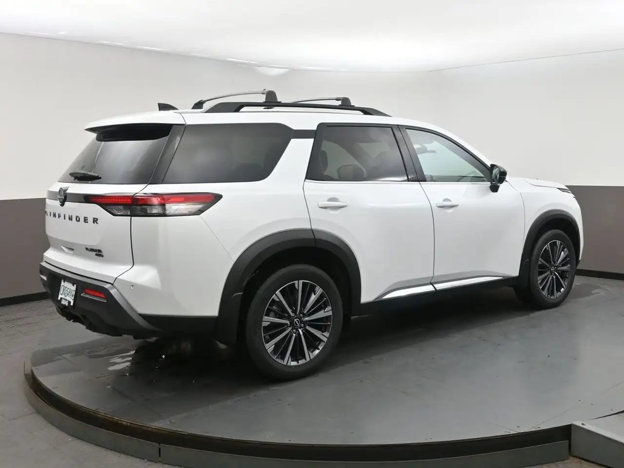 Nissan Pathfinder снимка Nissan Pathfinder