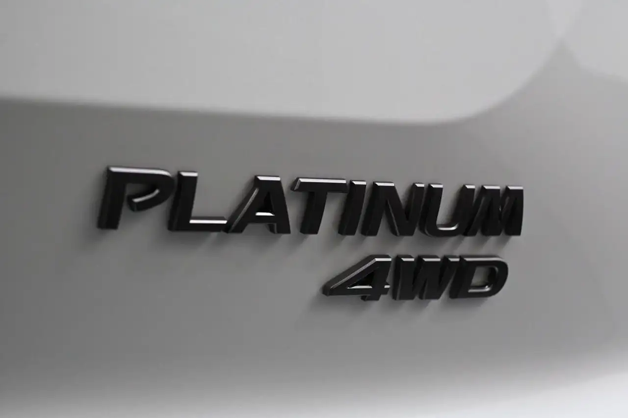 Nissan Pathfinder снимка Nissan Pathfinder
