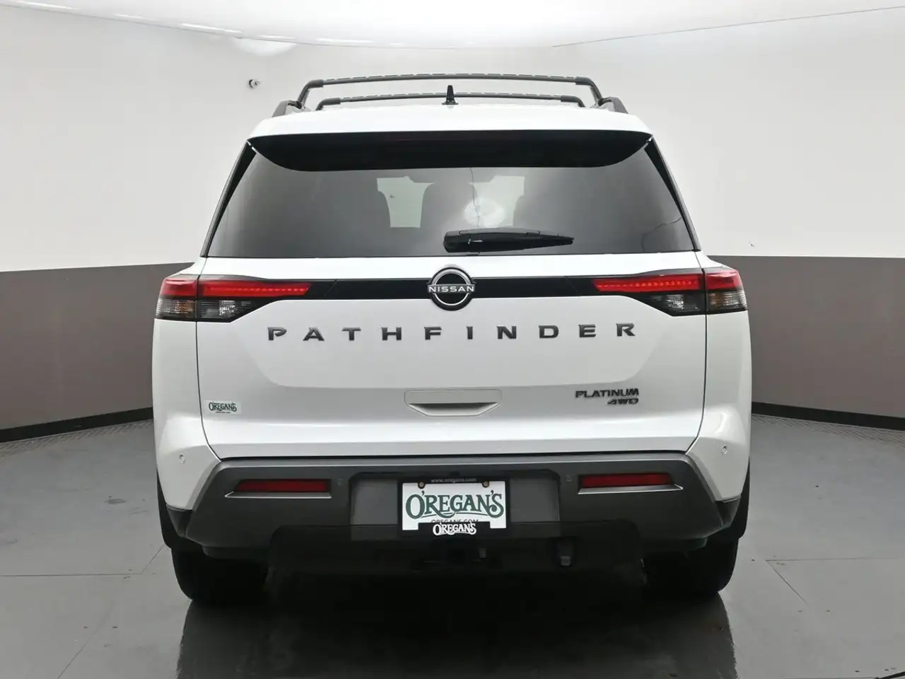 Nissan Pathfinder снимка Nissan Pathfinder