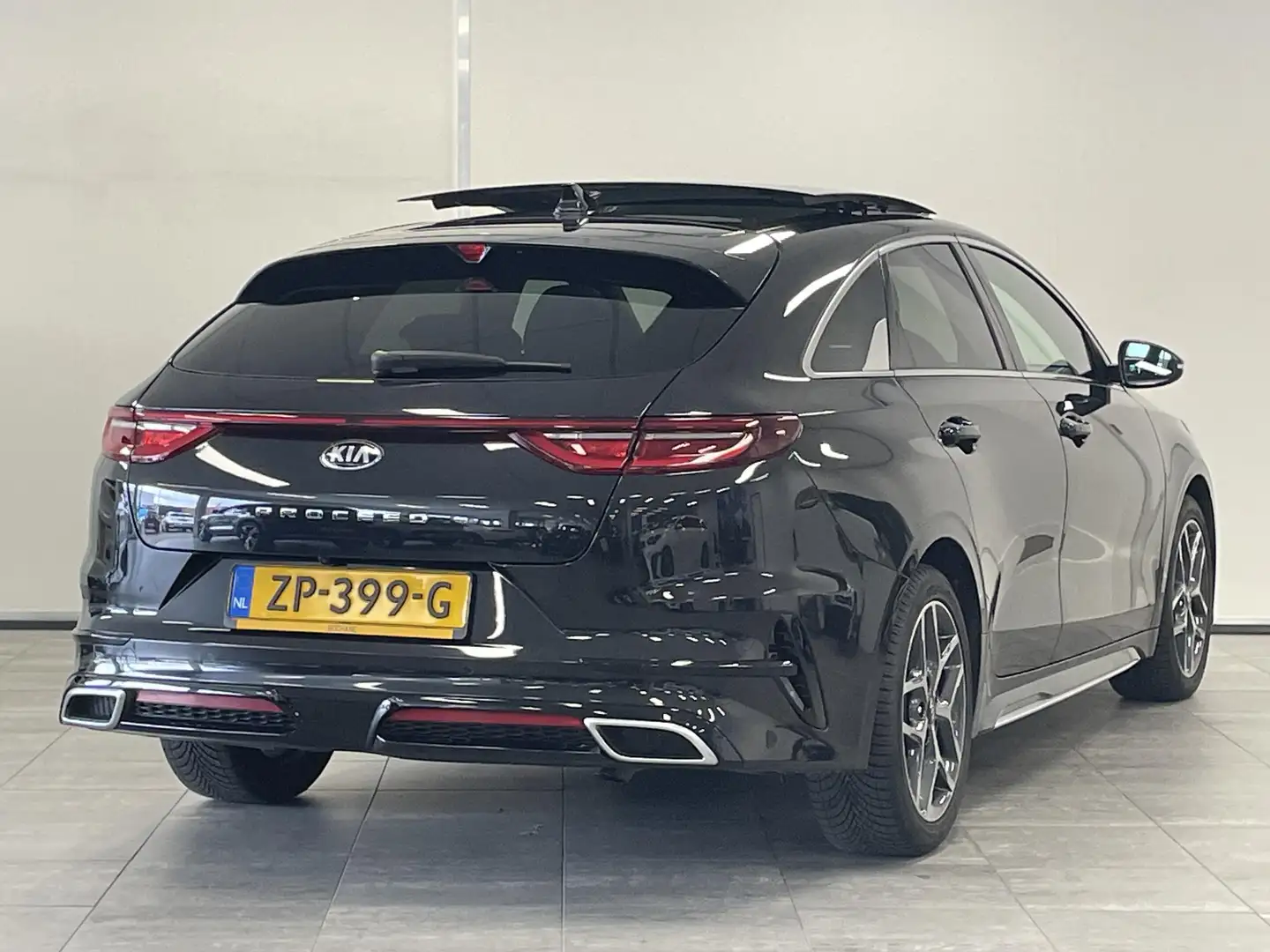 Kia ProCeed / pro_cee'd 1.0 T-GDI GT-Line | NL-auto | Trekhaak | Panoramad Zwart - 2