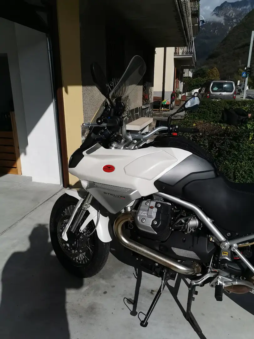 Moto Guzzi Stelvio 1200 8V ABS Bílá - 2