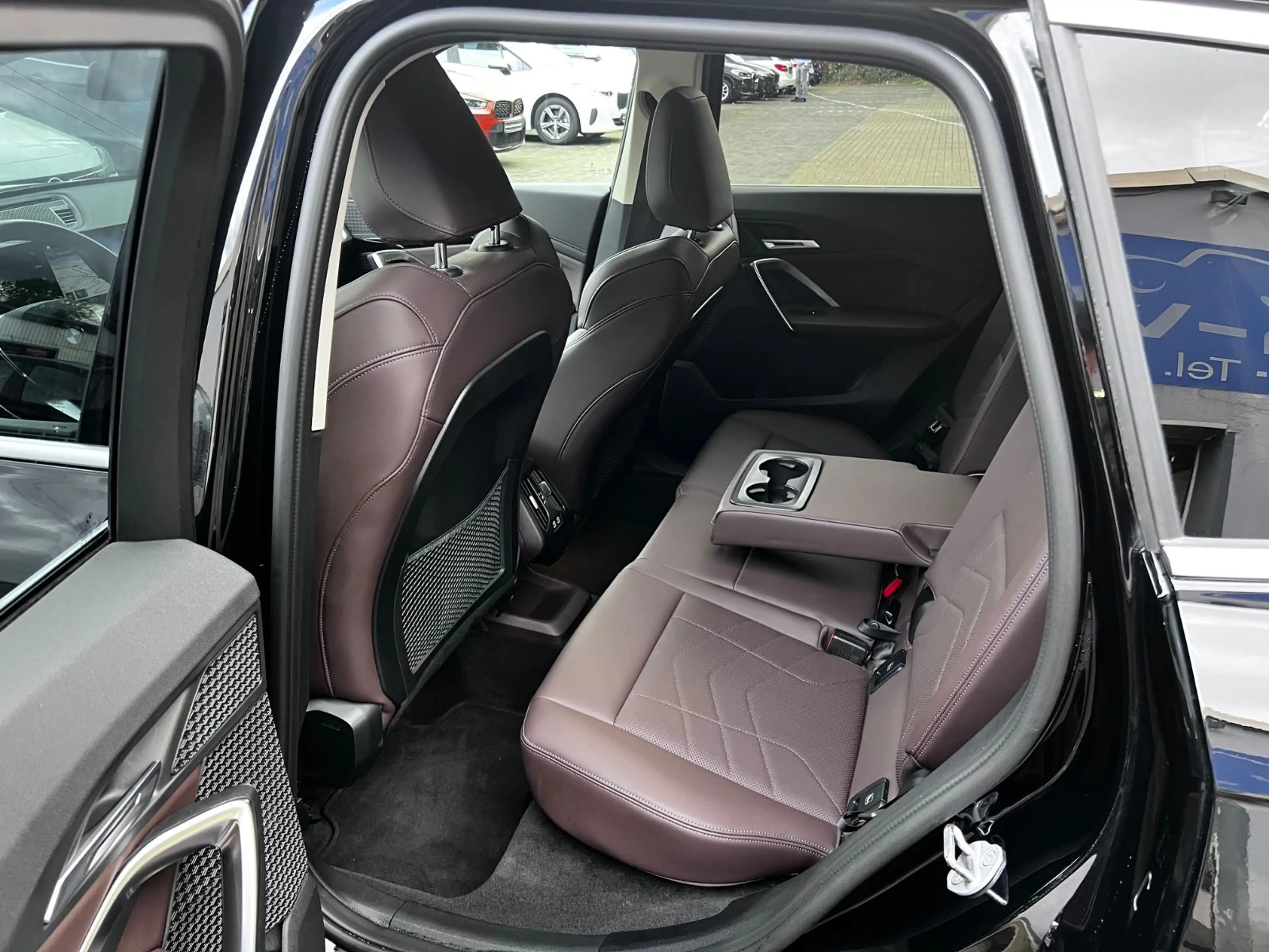BMW X1 xDrive 23 i xLine U11 AHK 18" — photo 11