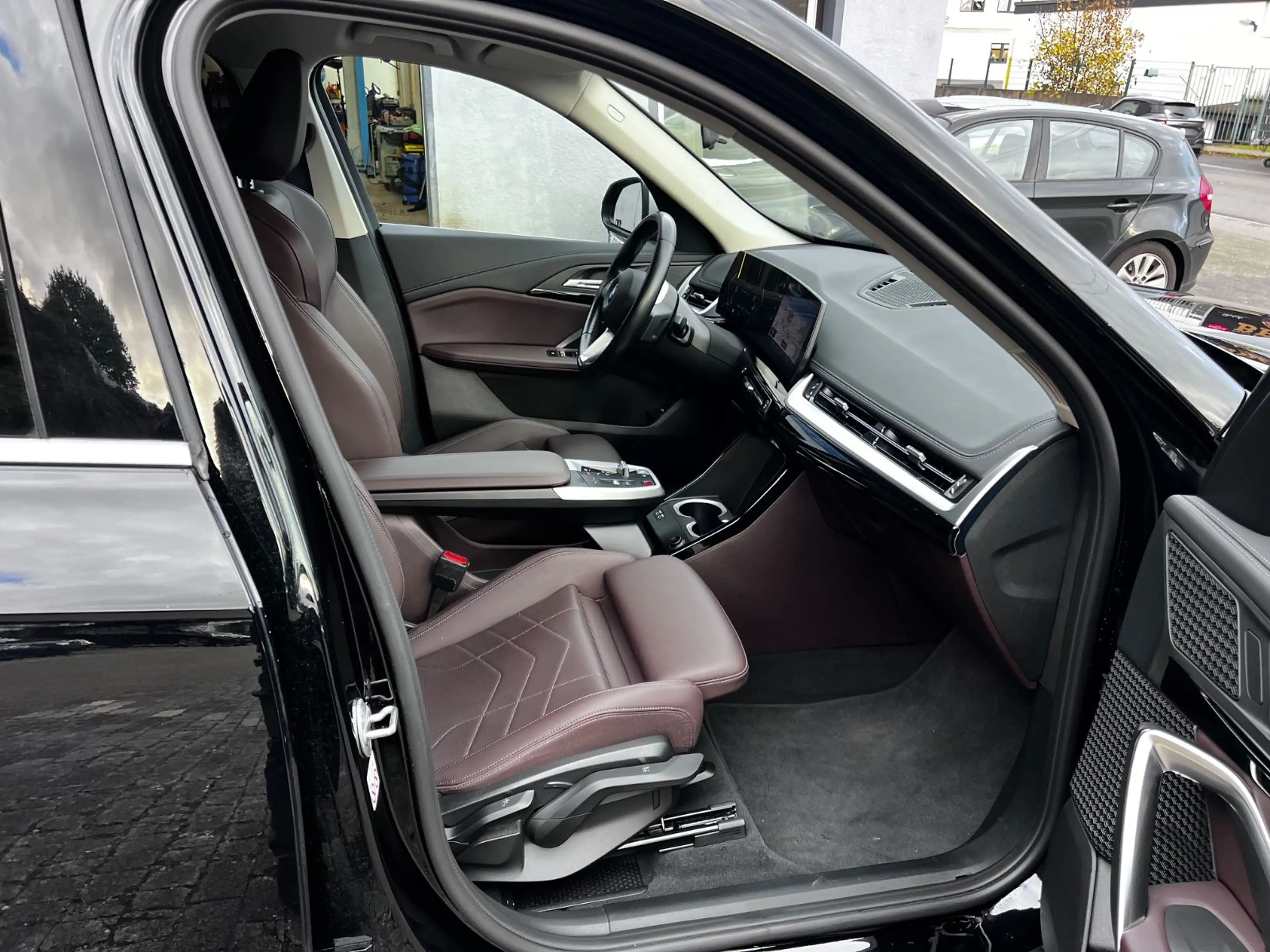 BMW X1 xDrive 23 i xLine U11 AHK 18" — photo 13