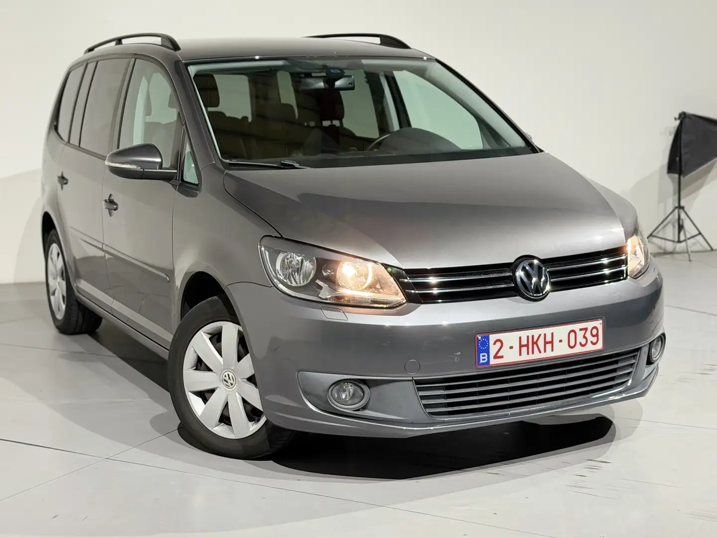Volkswagen Touran 1.4 TSI / Automatique DSG7 / 7 Places Grijs - 2