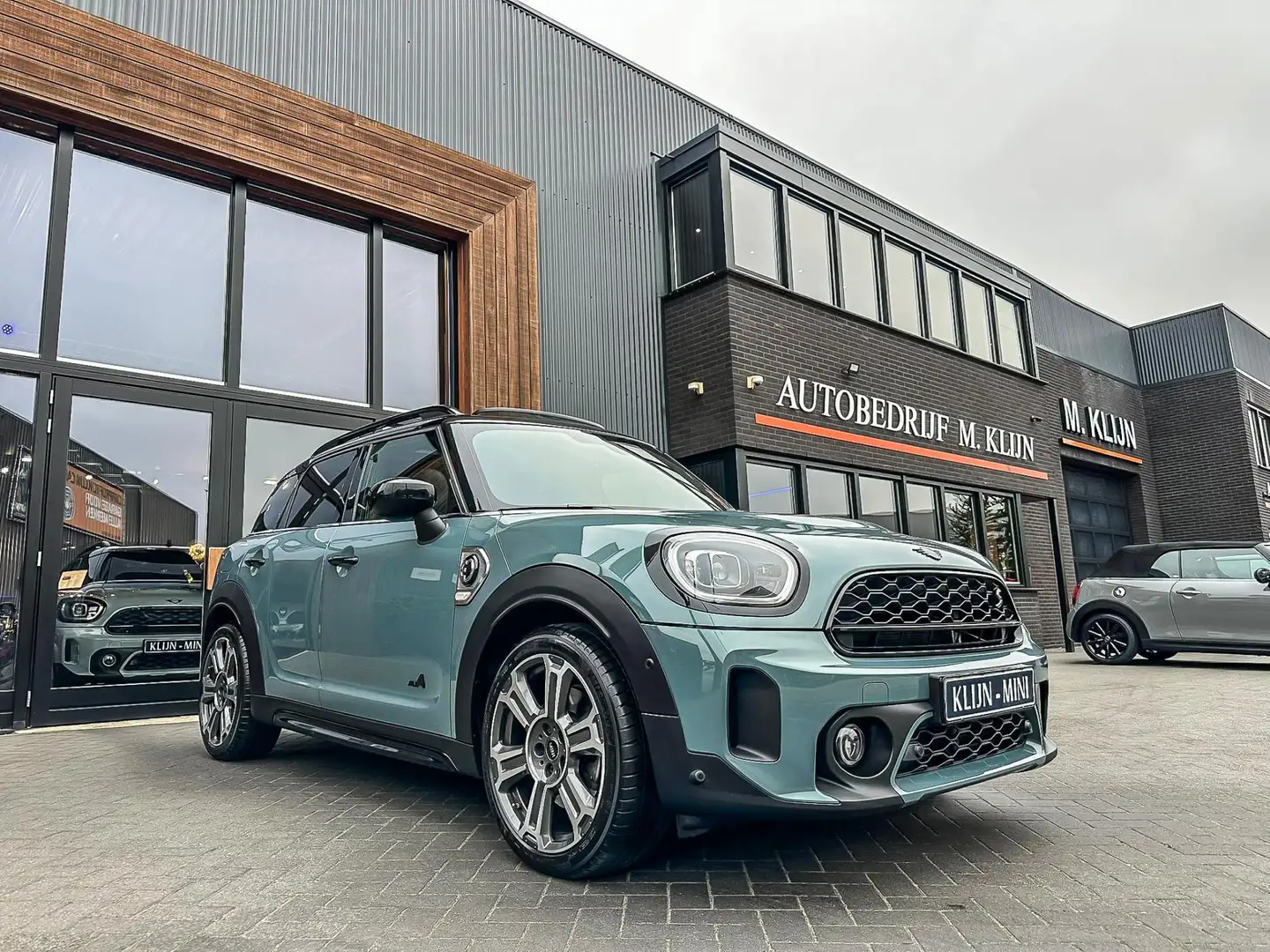 MINI Cooper SE Countryman Mini 2.0 ALL4 MINI Yours 220pk Sage Green/Alle opt Verde - 1