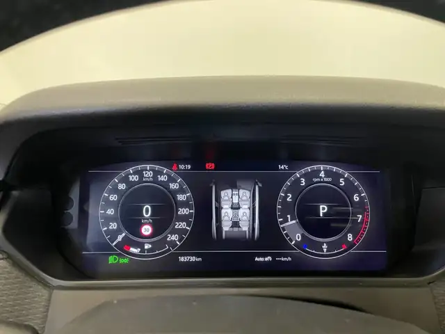 Land Rover Range Rover Velar view 5