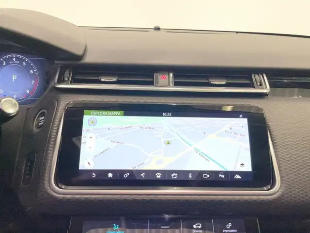 Land Rover Range Rover Velar view 11