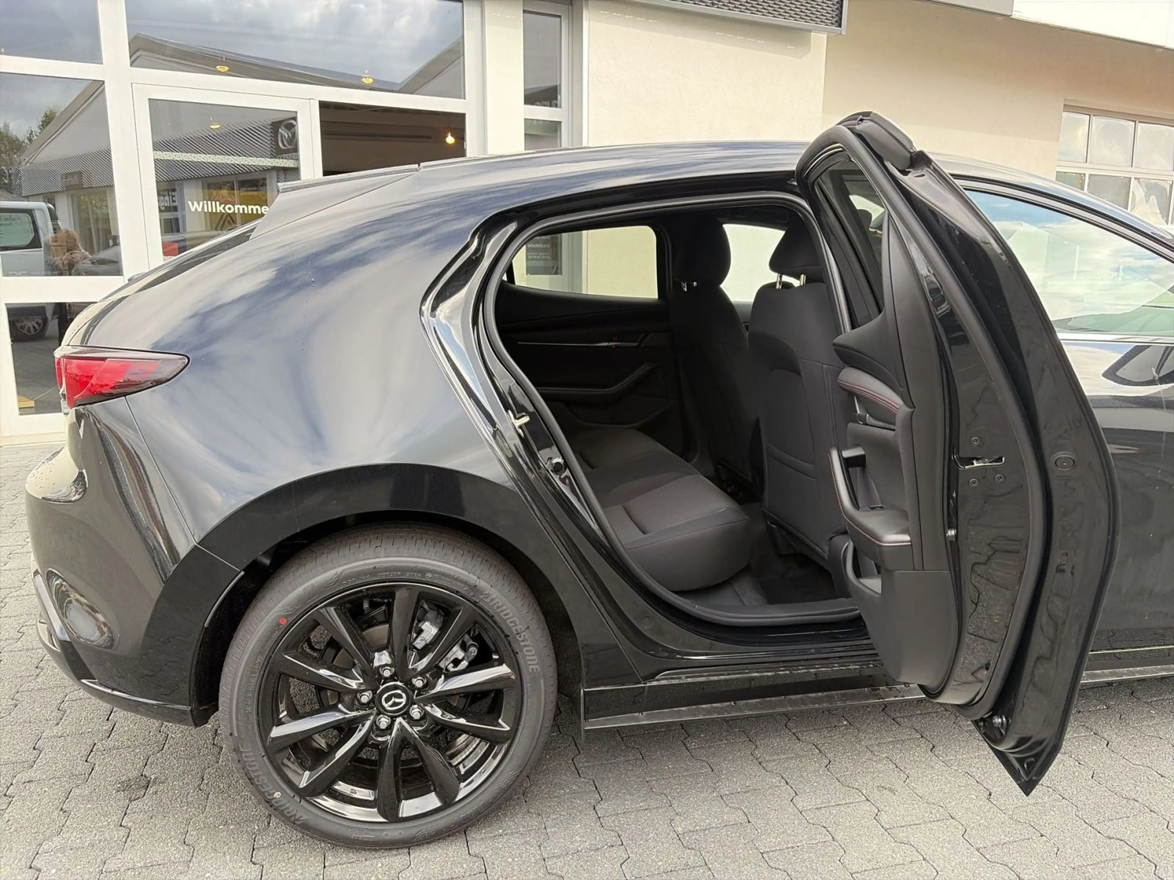 Mazda 3 SKYACTIV-G M-Hybrid — photo 12