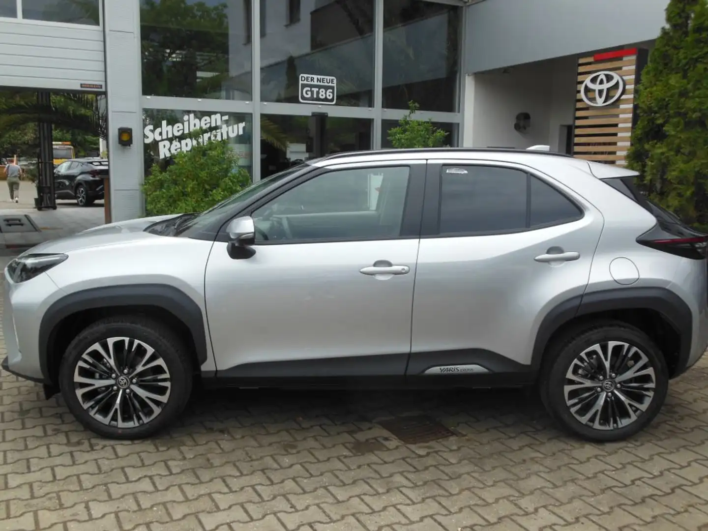 Toyota Yaris Cross Hybrid 130 1.5 VVT-i Style*m. Advanced Tech.Paket Silber - 2