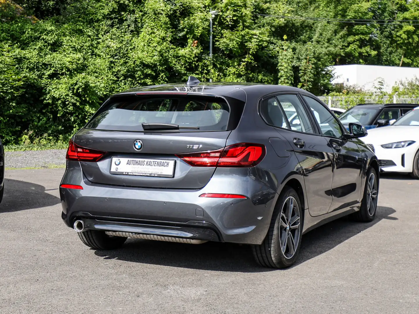 BMW 118 i Sport Line PANO AHK LED W-LAN NAVI SHZ Gris - 2