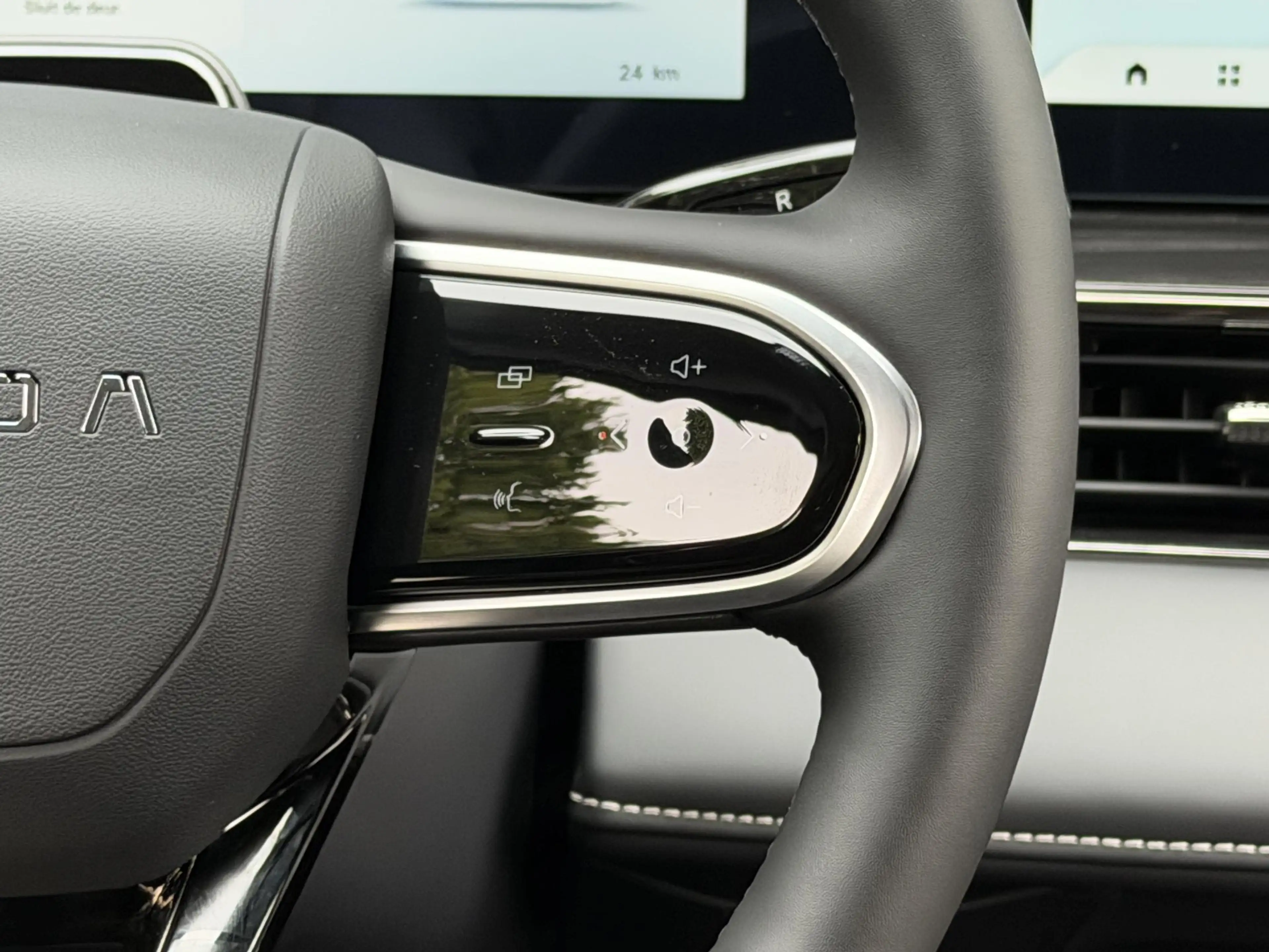 Omoda 5 EV Premium 61 kWh | DEMO — photo 28