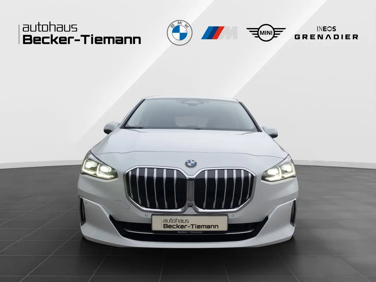 BMW 218 i Active Tourer Luxury /AHK/Panorama-Dach Weiß - 2