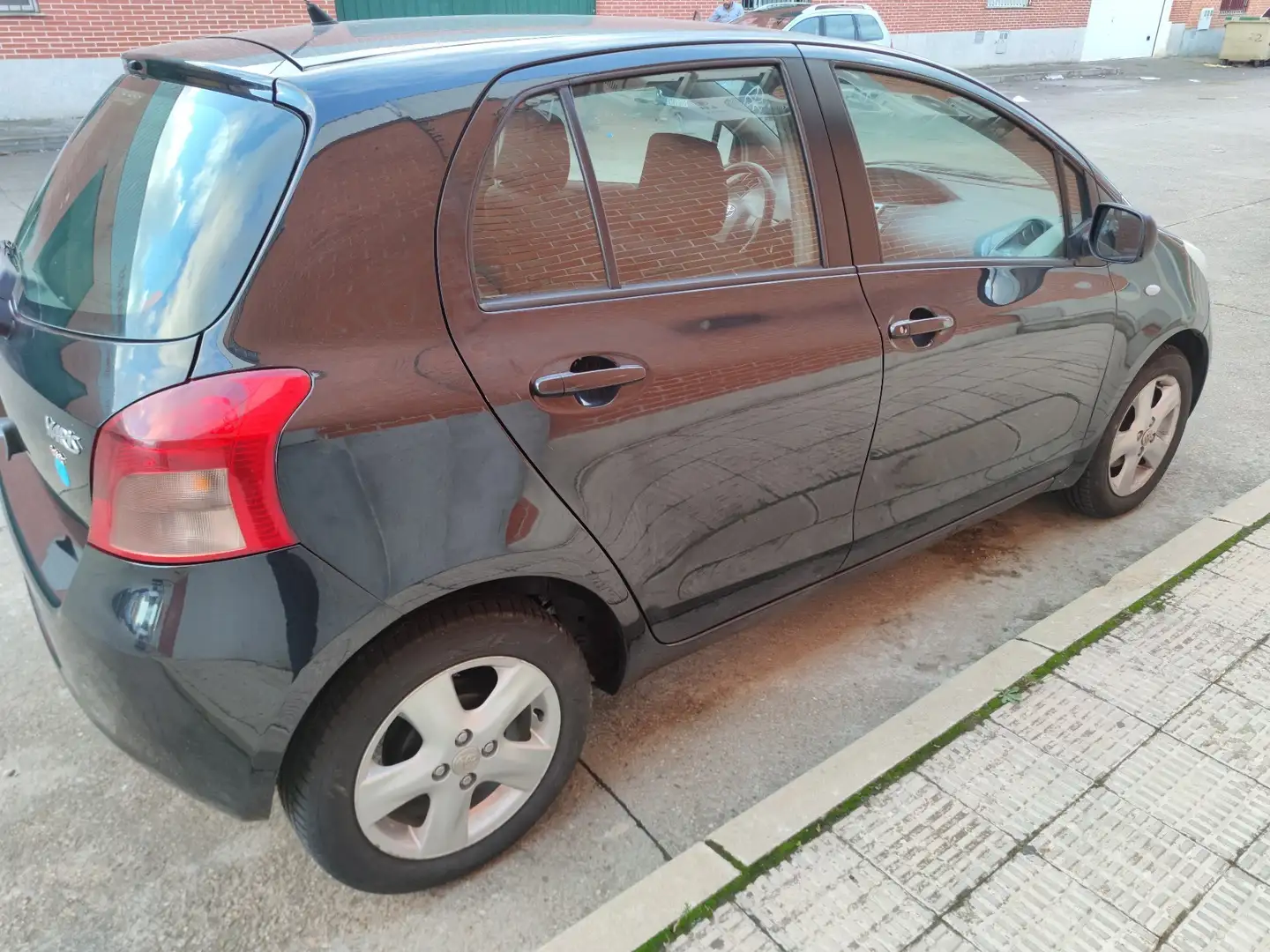 Toyota Yaris 1.3 VVT-i Rock in Rio Negro - 1