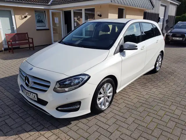 Mercedes-Benz B 220 CDI   NAVI  AHK  LED  PDC