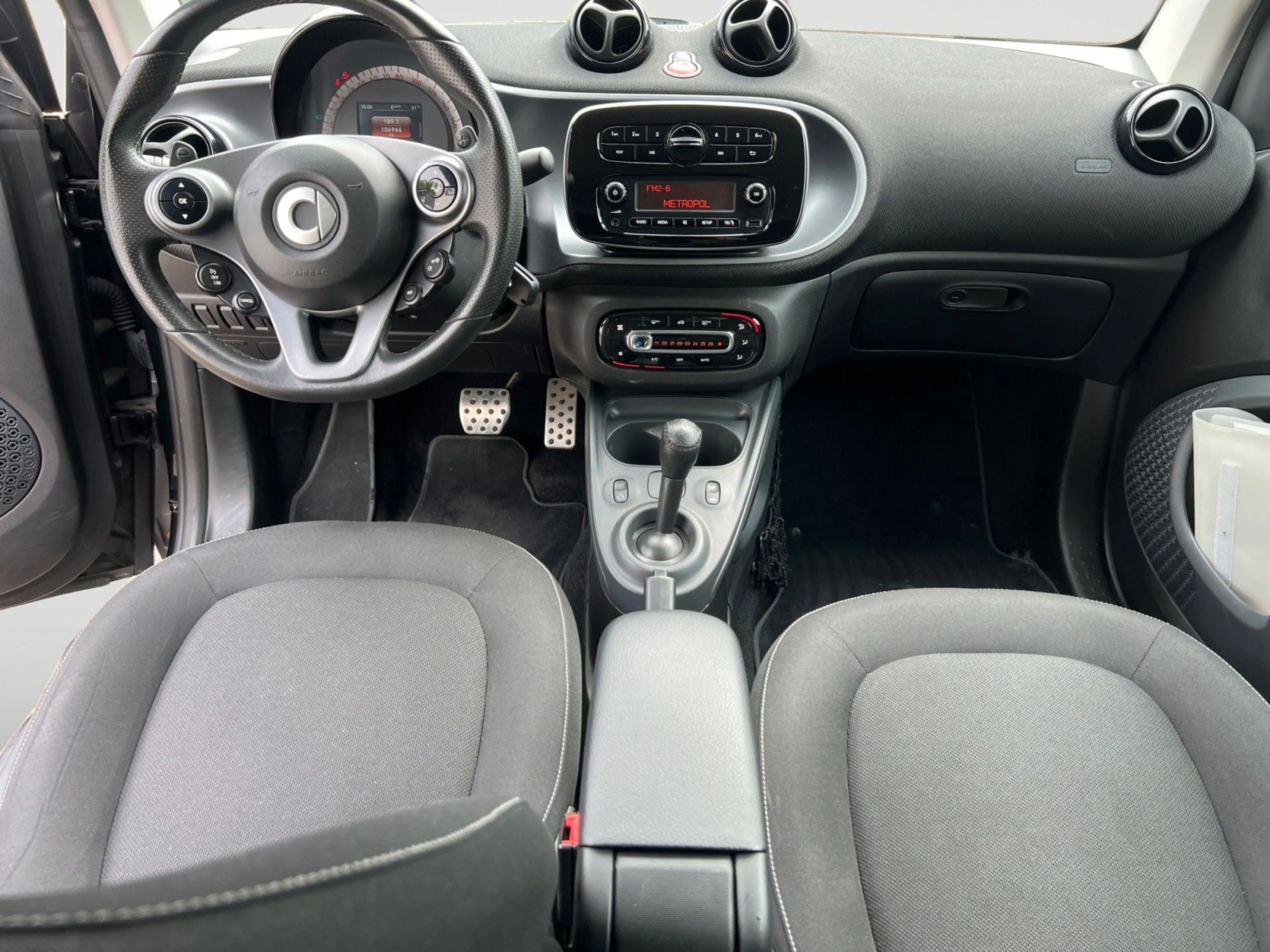 smart forTwo cabrio passion DCT PDC SHZ SPORT BT — photo 12