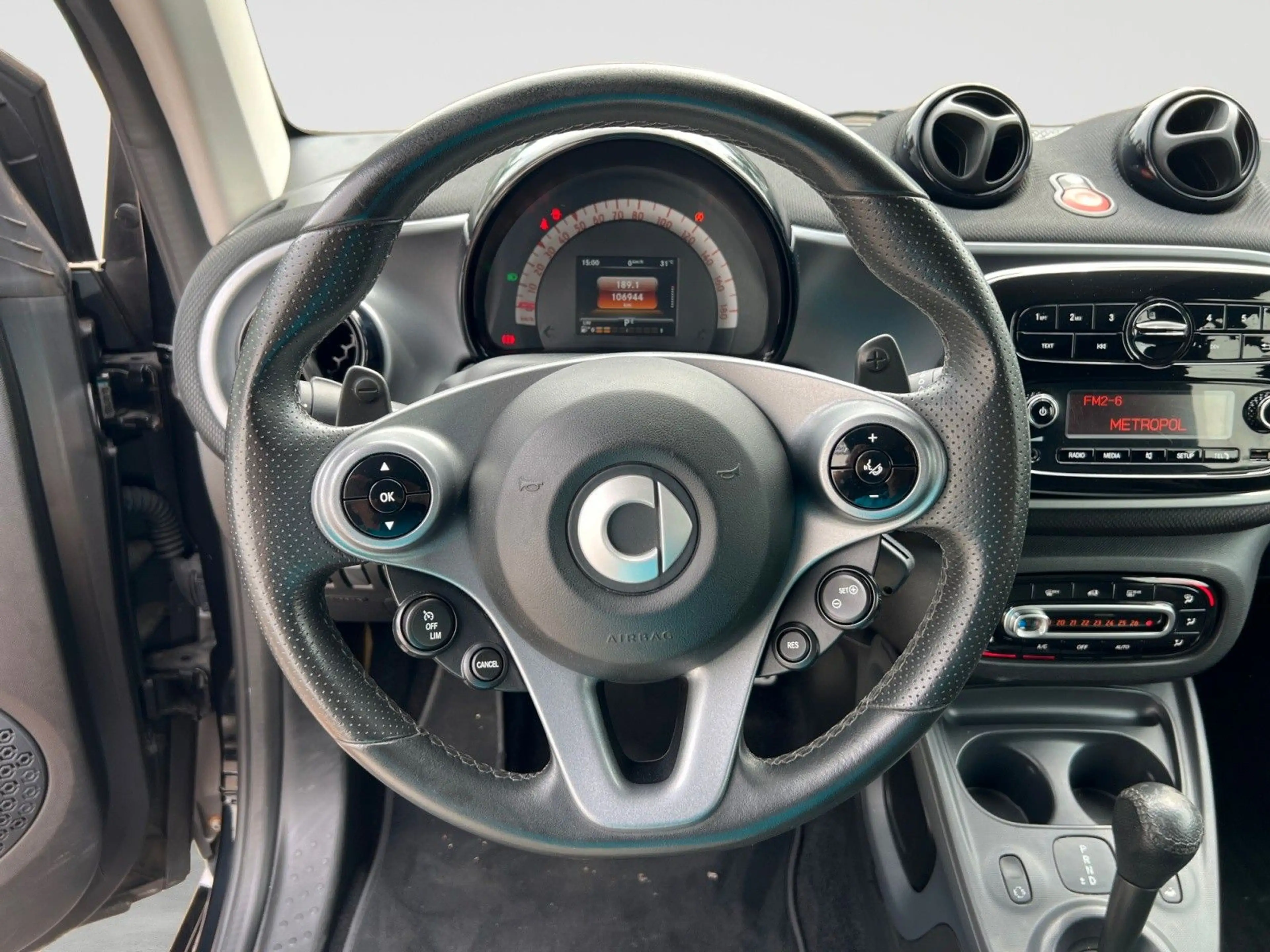 smart forTwo cabrio passion DCT PDC SHZ SPORT BT — photo 13