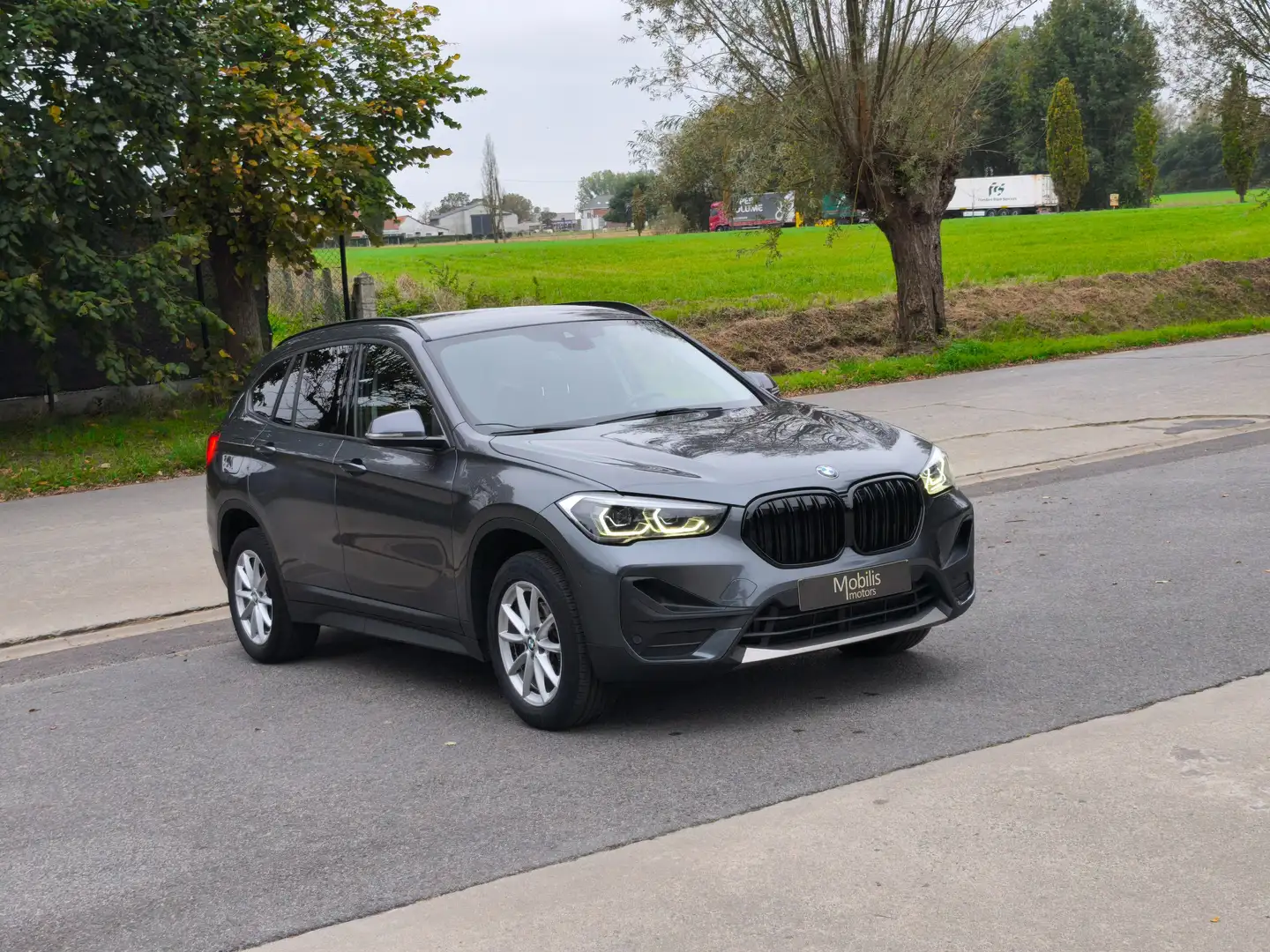 BMW X1 Facelift Automaat/Full-Led/Leder/NaviPro/DAB-Radio Grijs - 2