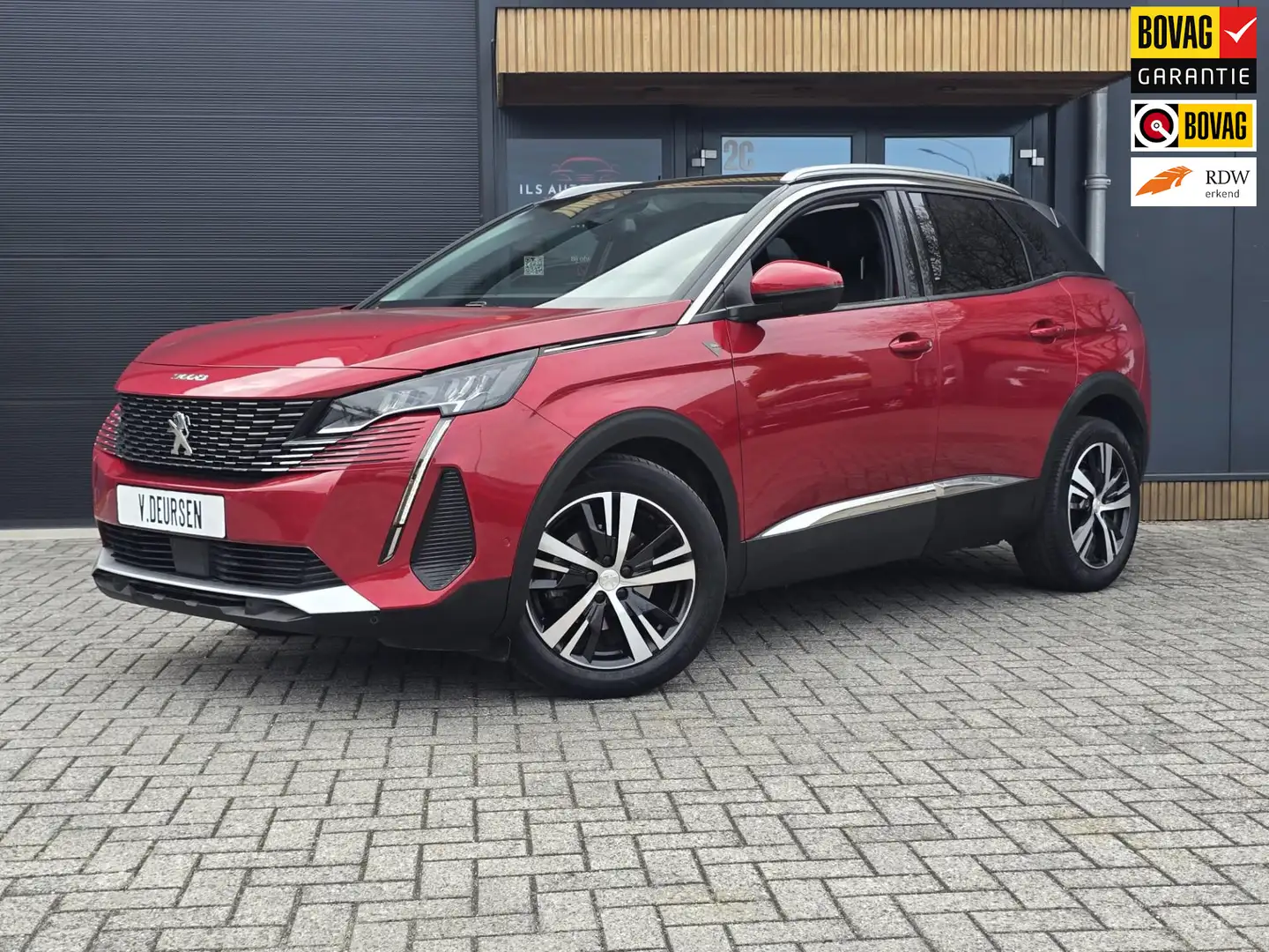 Peugeot 3008 1.2 PureTech Allure Rood - 1