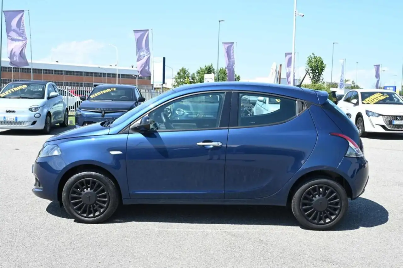 Lancia Ypsilon 2022 — фото 8