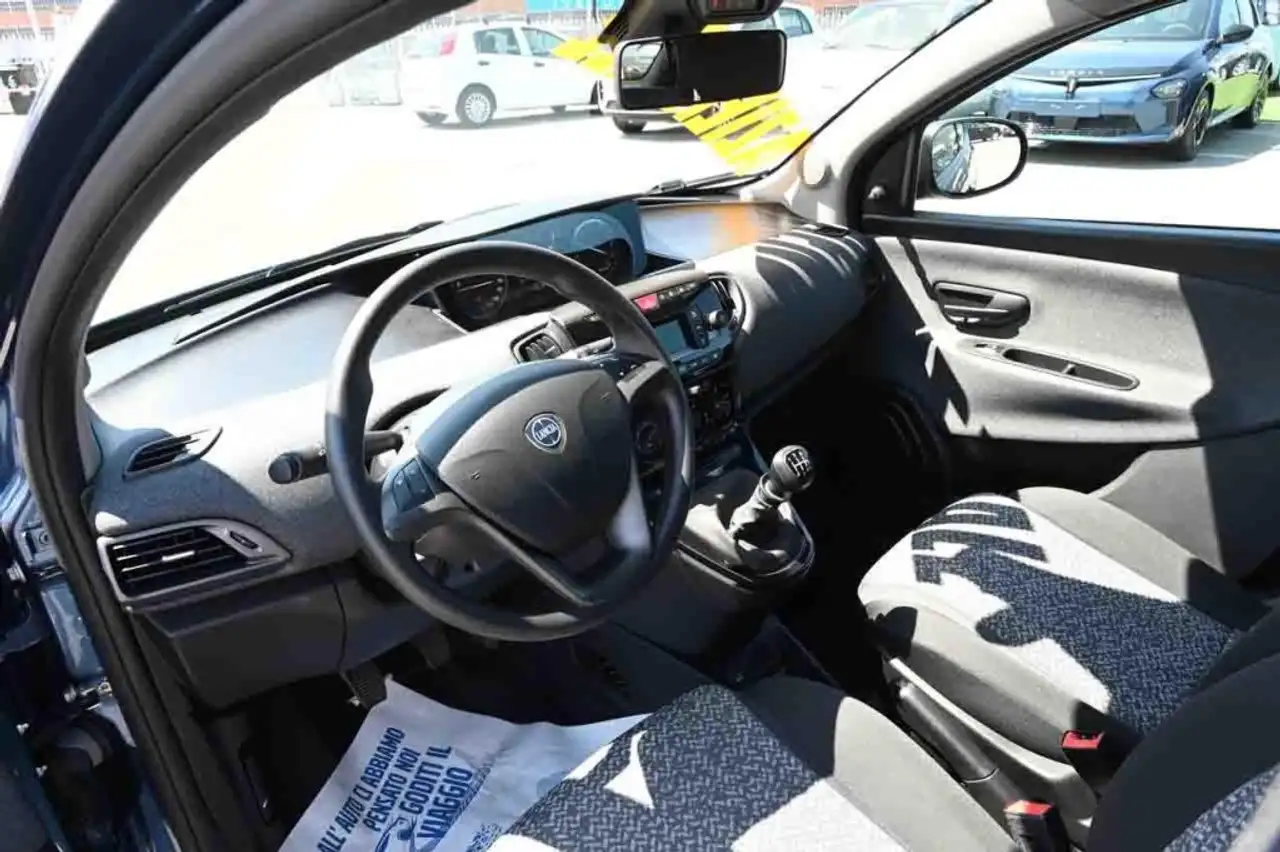 Lancia Ypsilon 2022 — фото 12