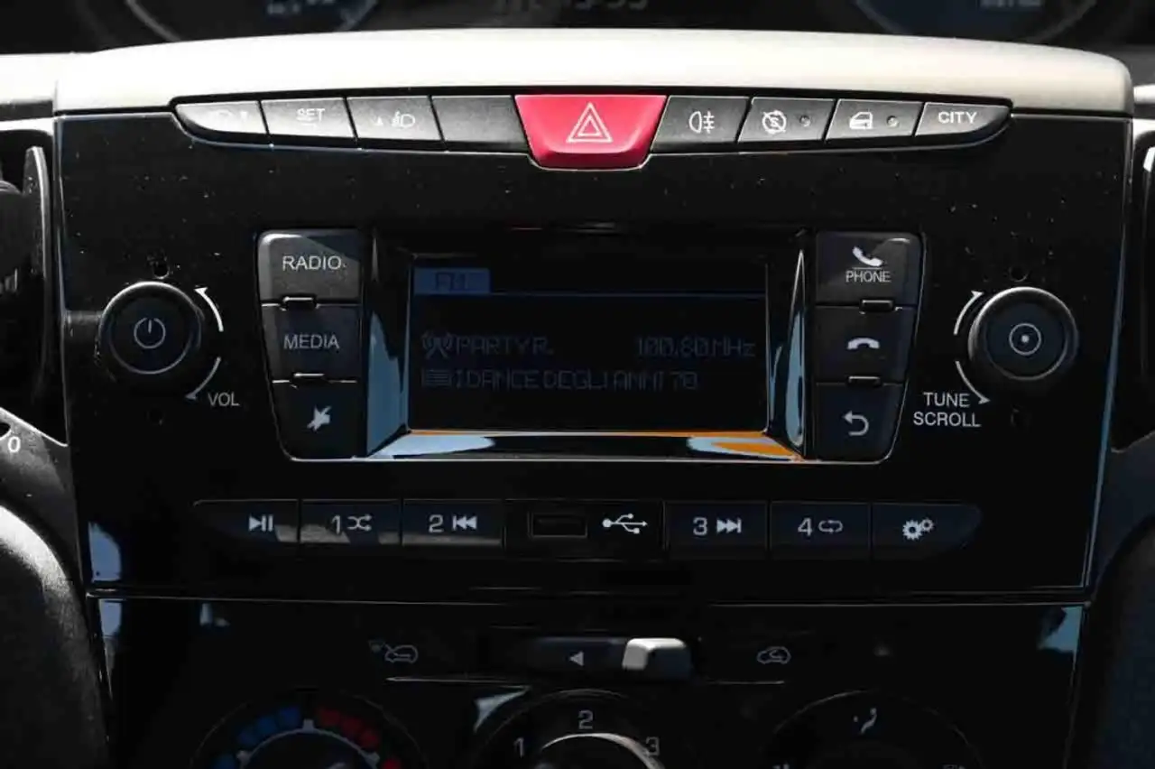 Lancia Ypsilon 2022 — фото 18
