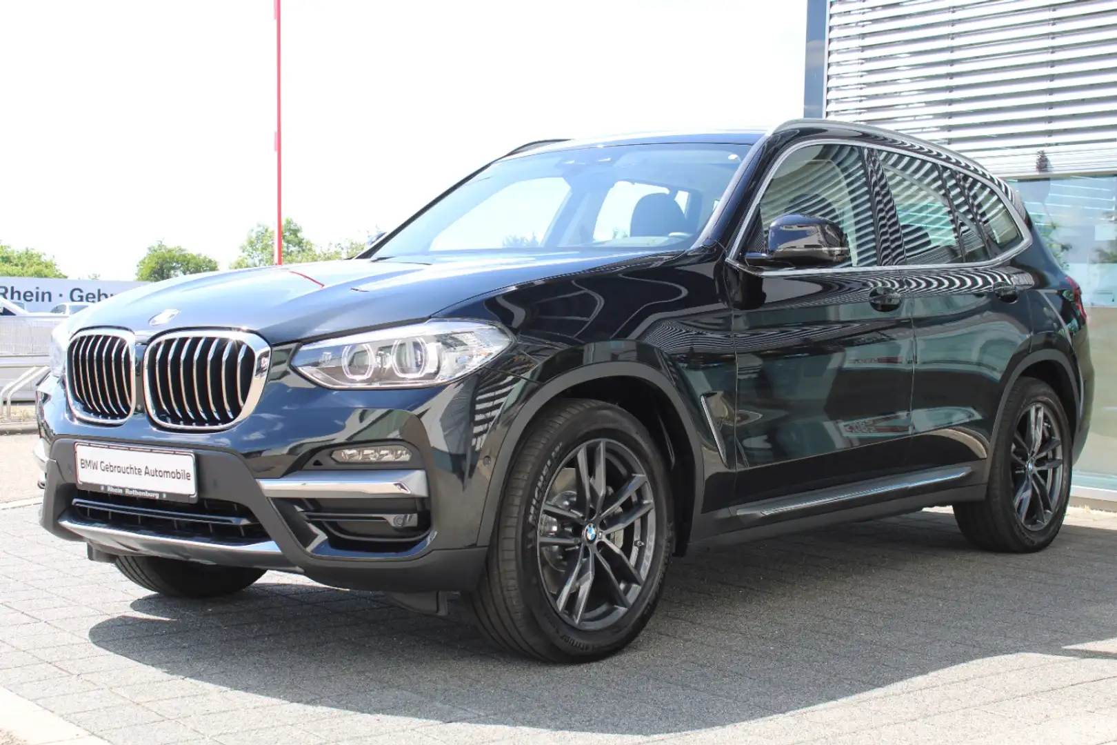 BMW X3 xDrive30d Luxury Line HeadUp AHK Pano LIVE Schwarz - 1