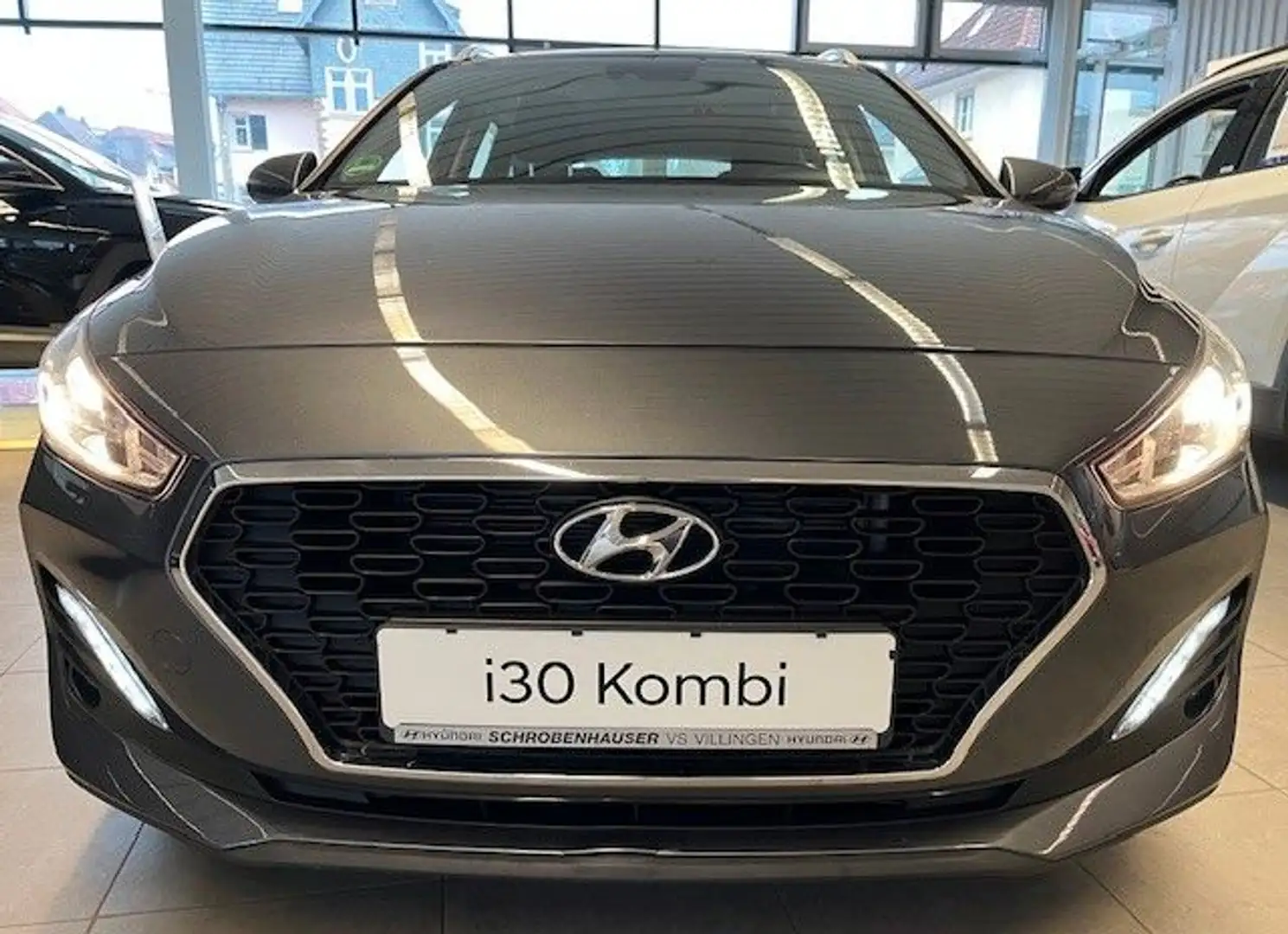 Hyundai i30 1.0 T-GDI cw Trend plus 3-Jahre-GW-Garantie Grijs - 2