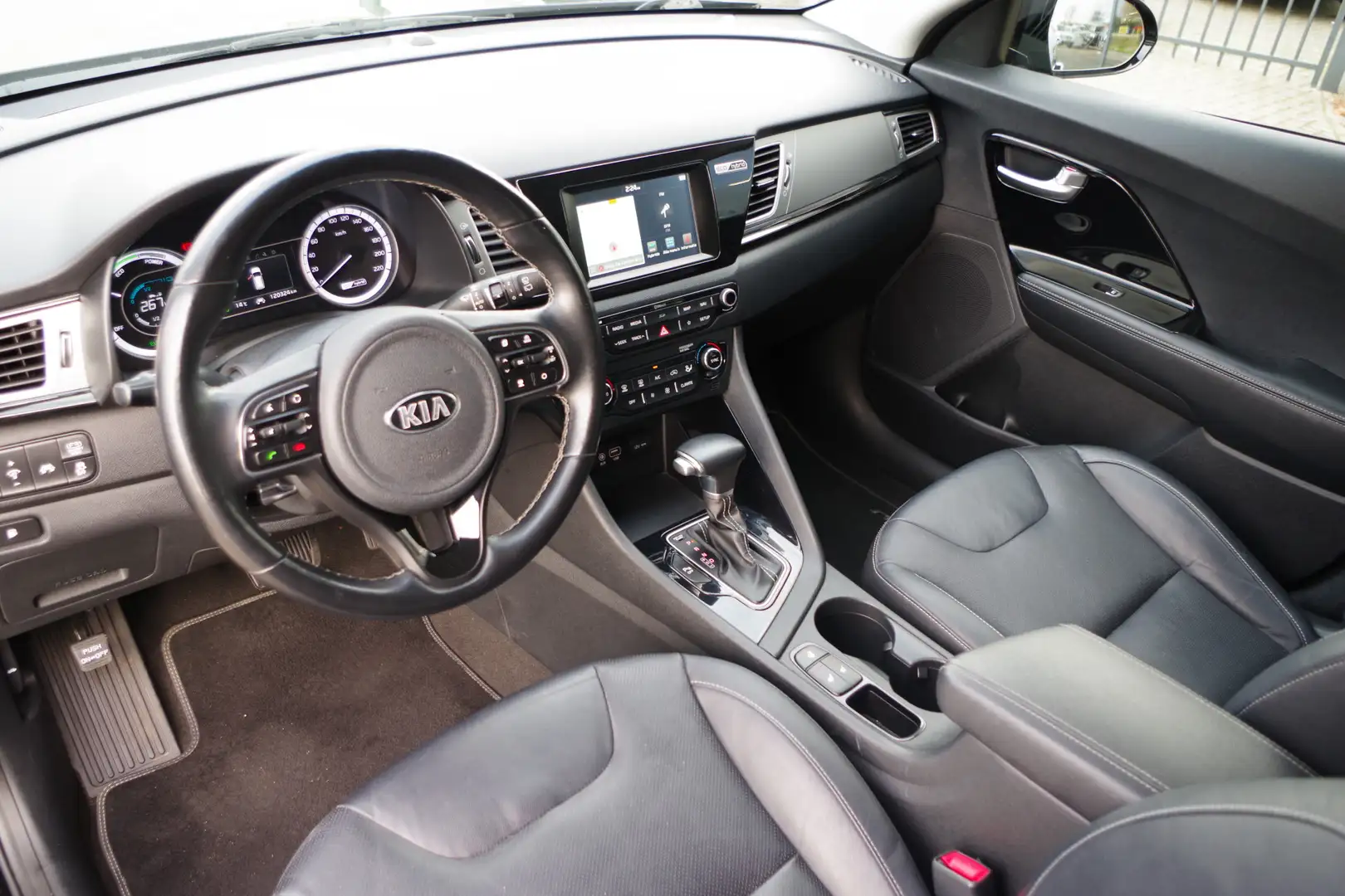 Kia Niro 1.6 GDi Hybrid BusinessLine, Keyless, Trekhaak, Le Negro - 2