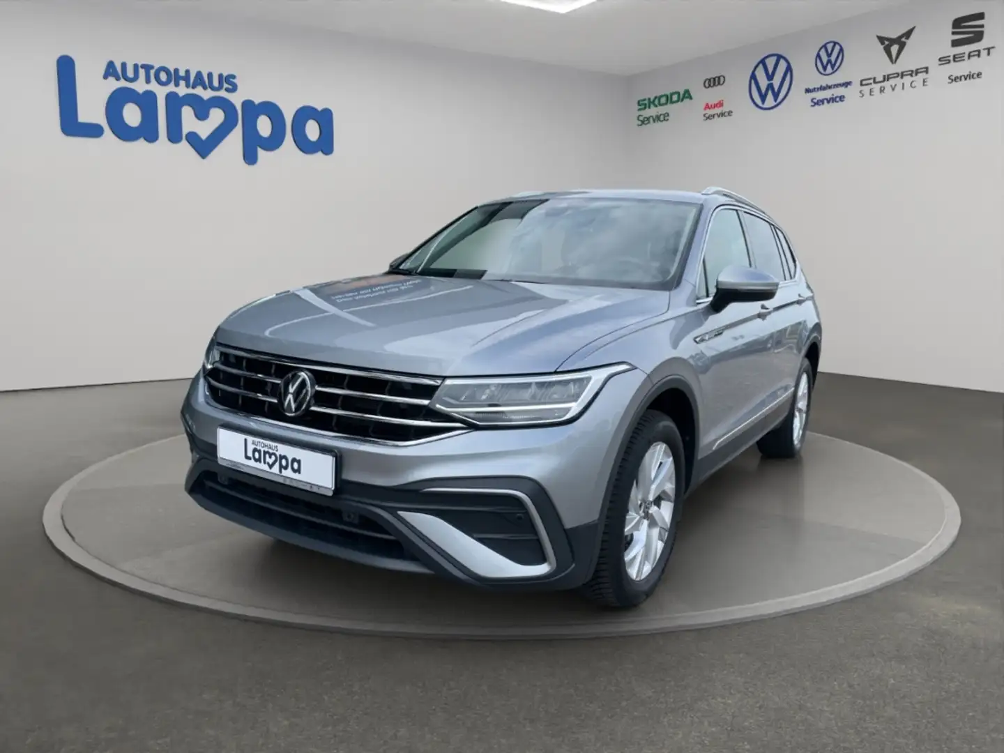 Volkswagen Tiguan Allspace Life 2.0 TDI DSG AHK,NAV,RFK,SHZ,ACC,MFL Silber - 2
