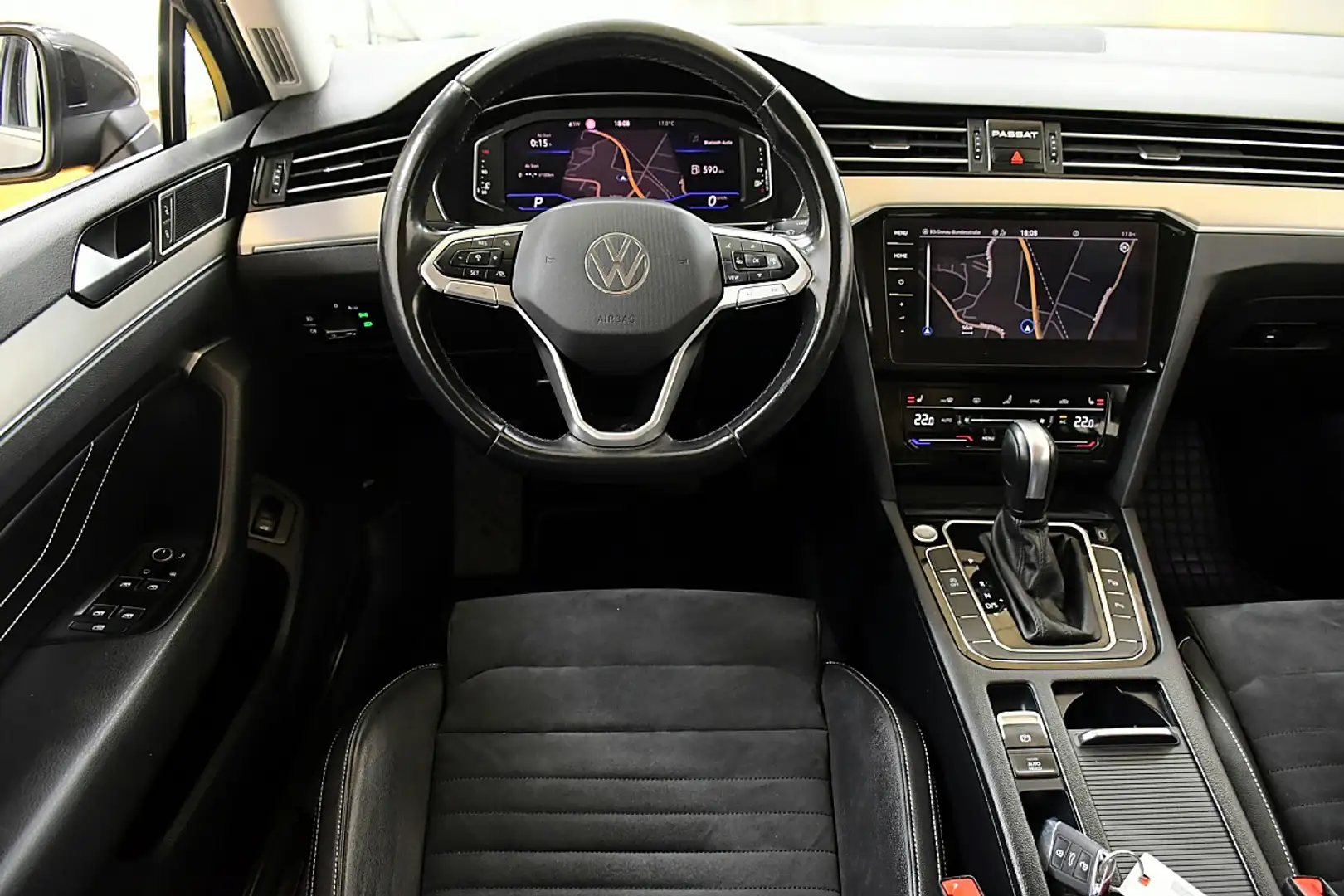 Volkswagen Passat Variant Elegance 2,0 SCR TDI DSG Grau - 2