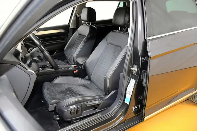 Volkswagen Passat view 12